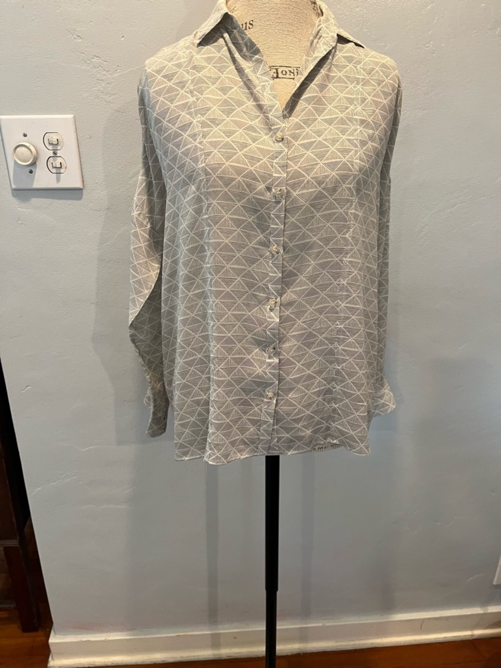 Bella Luxx Silk Shirt Size XS